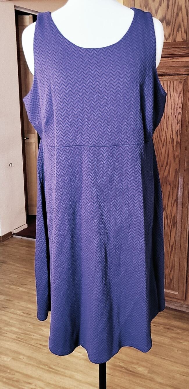 Motherhood Maternity Dress Sz 1X Purple Sleeveless Summer Scoop Neck Midi Comfy